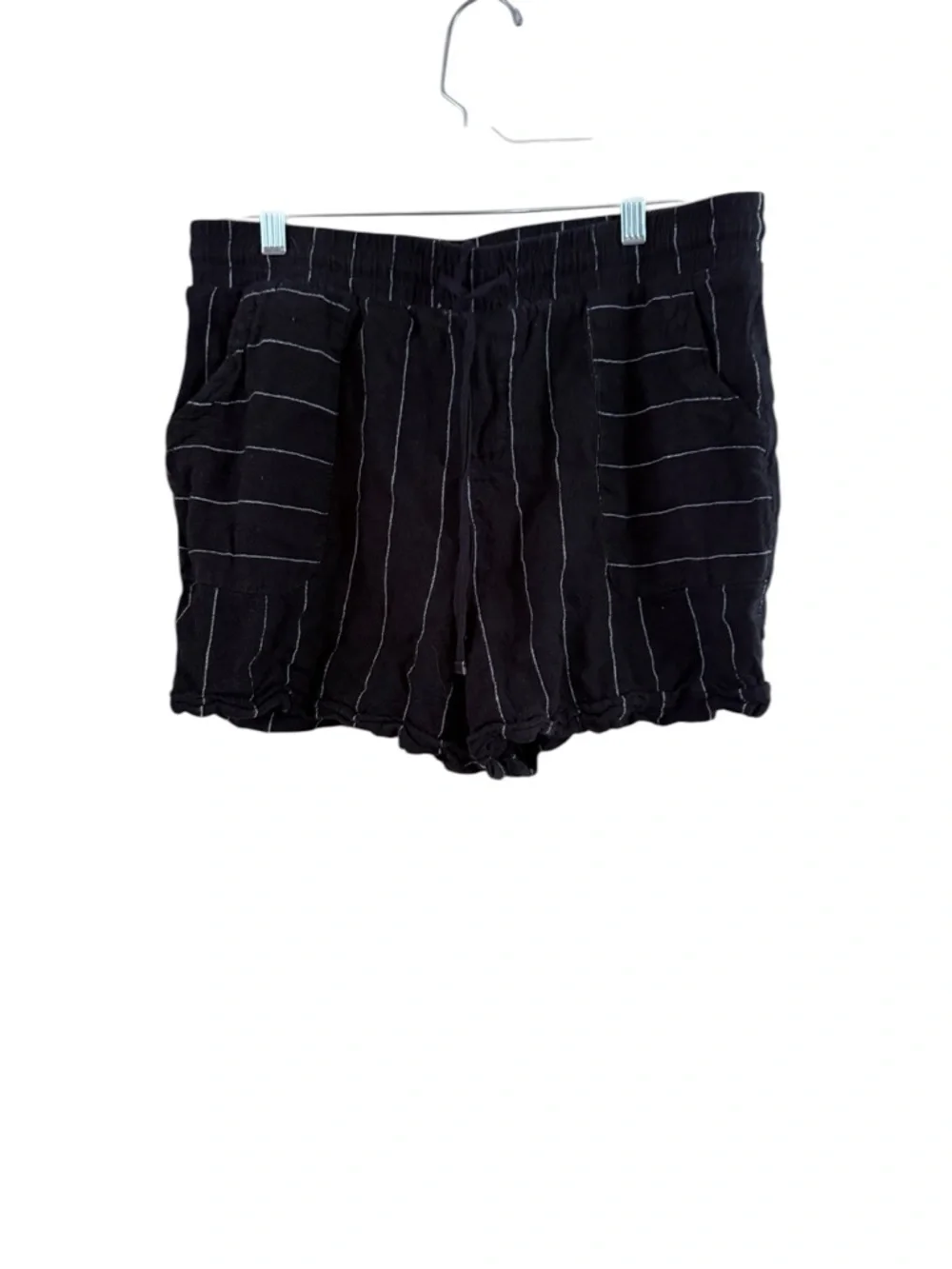 Time and Tru Black Pinstripe Elastic Waist Pull-On Shorts